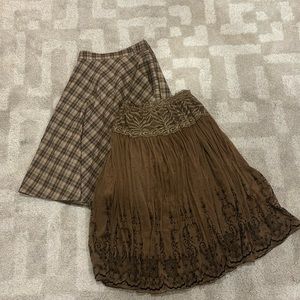 Beautiful skirt bundle!!🤎